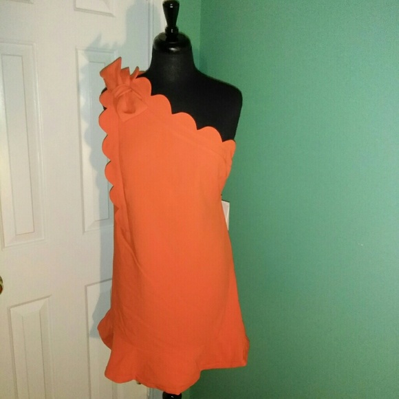 Victoria Beckham for Target Dresses & Skirts - Victoria Beckham, scalloped, off-shoulder dress..